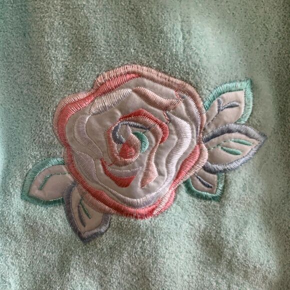 Embroidered Cottagecore Bath Towel Set Velour Floral 3 Pcs Ruffle Country - Picture 2 of 3